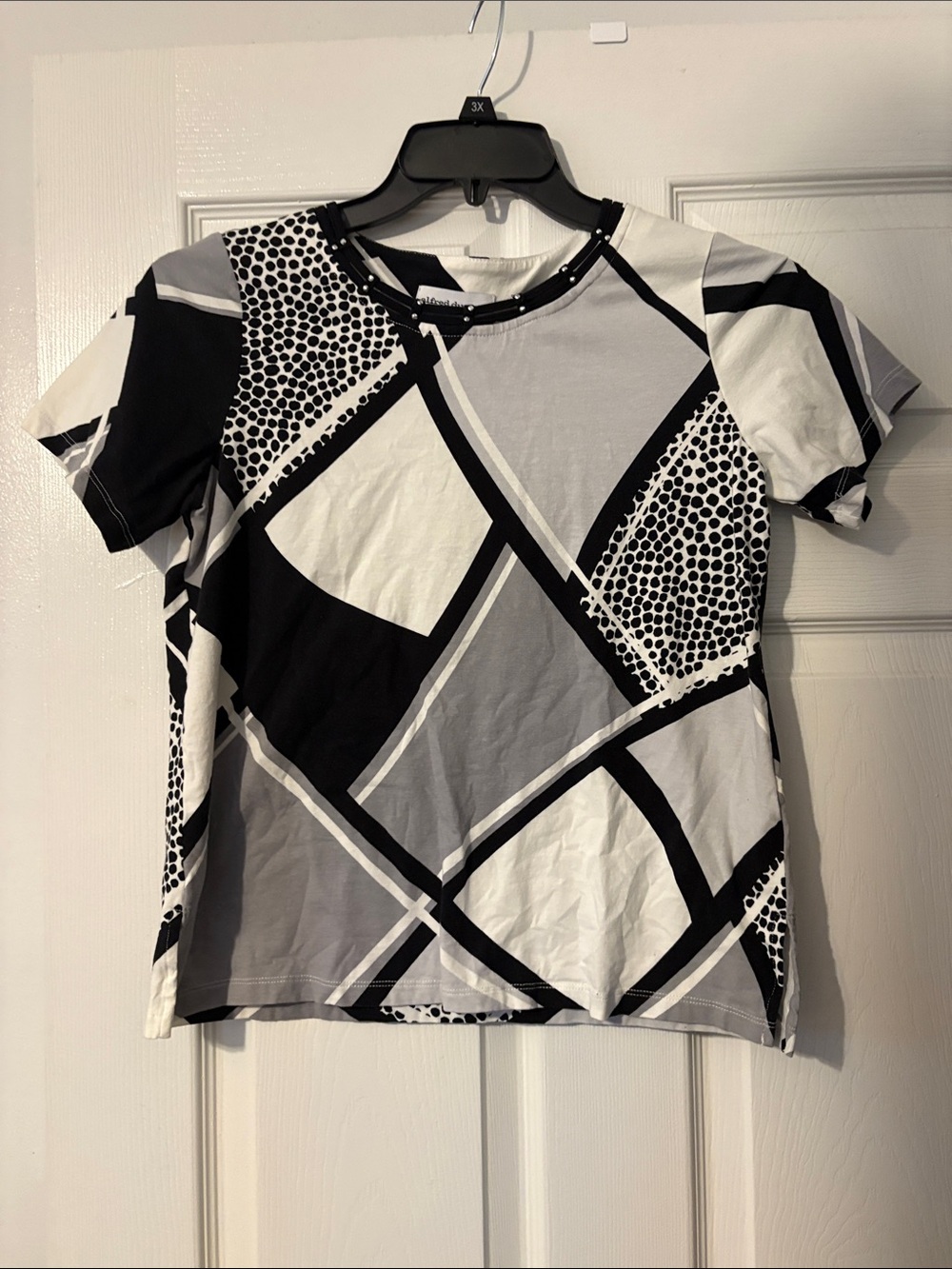 Alfred Dunner Black White Gray Geometric Short Sleeve Tee